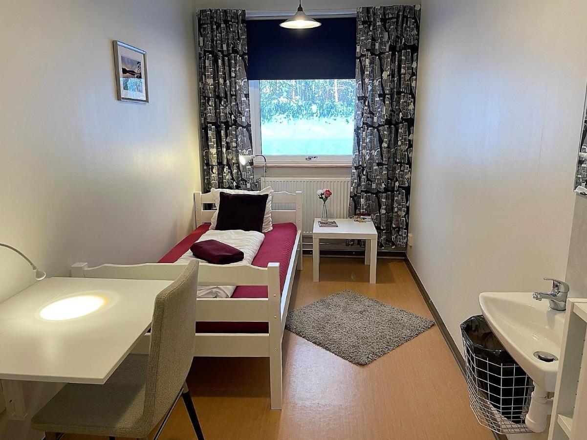 Haellefors Vandrarhem-Hostel & Kanotcenter Экстерьер фото