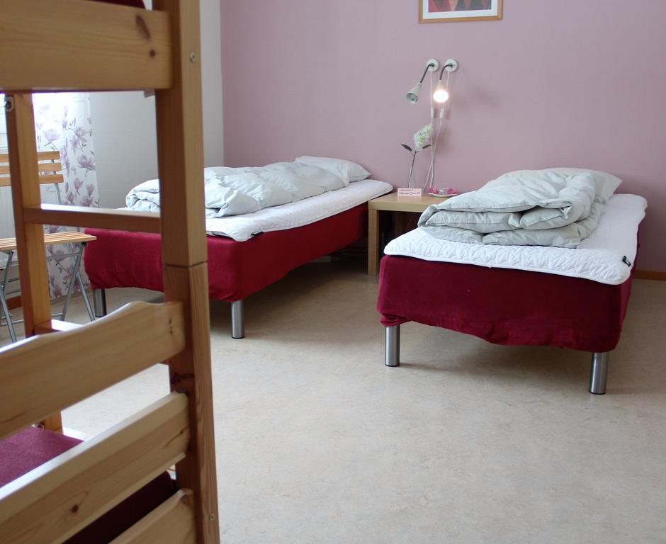 Haellefors Vandrarhem-Hostel & Kanotcenter Экстерьер фото