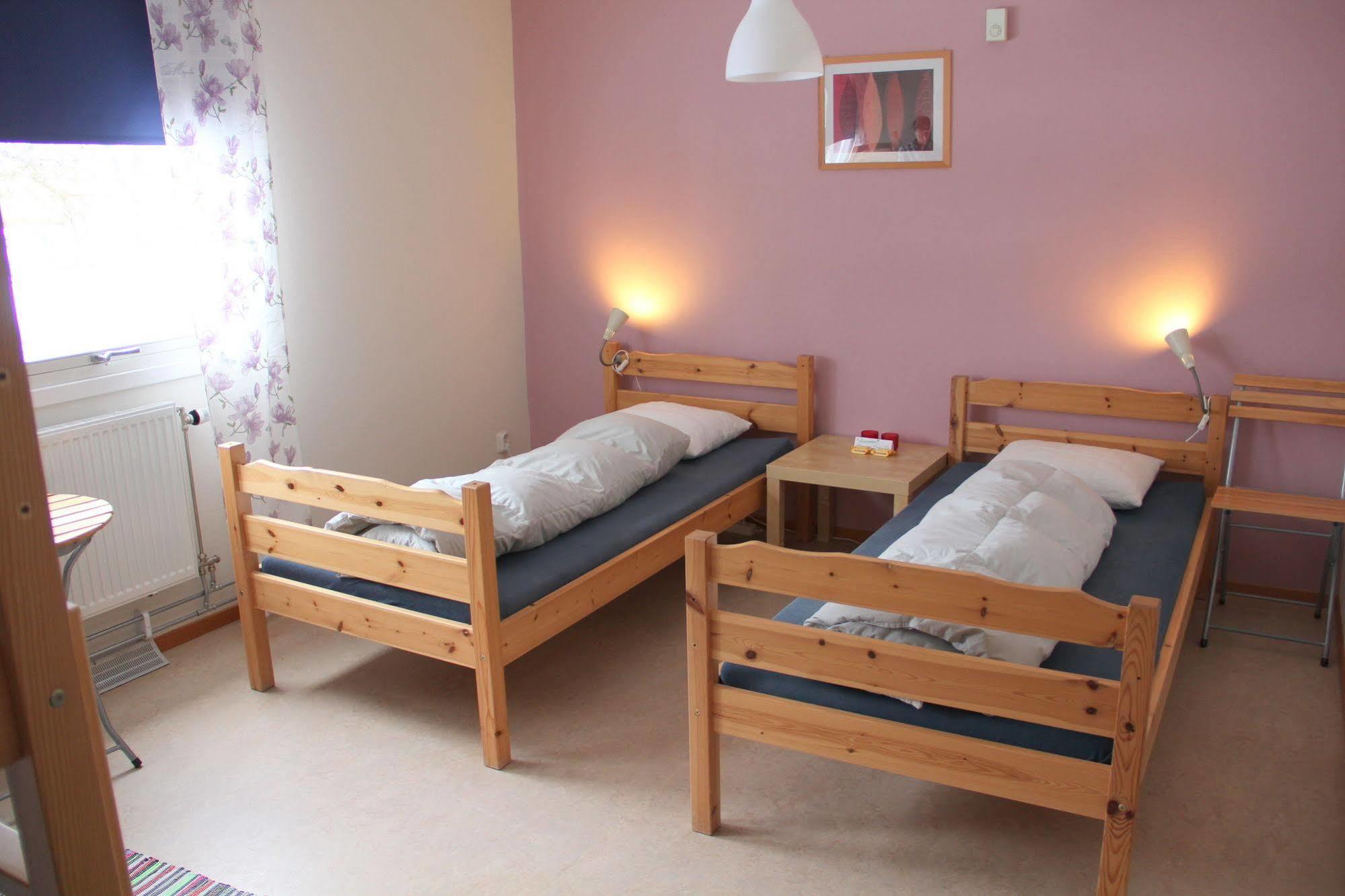 Haellefors Vandrarhem-Hostel & Kanotcenter Экстерьер фото