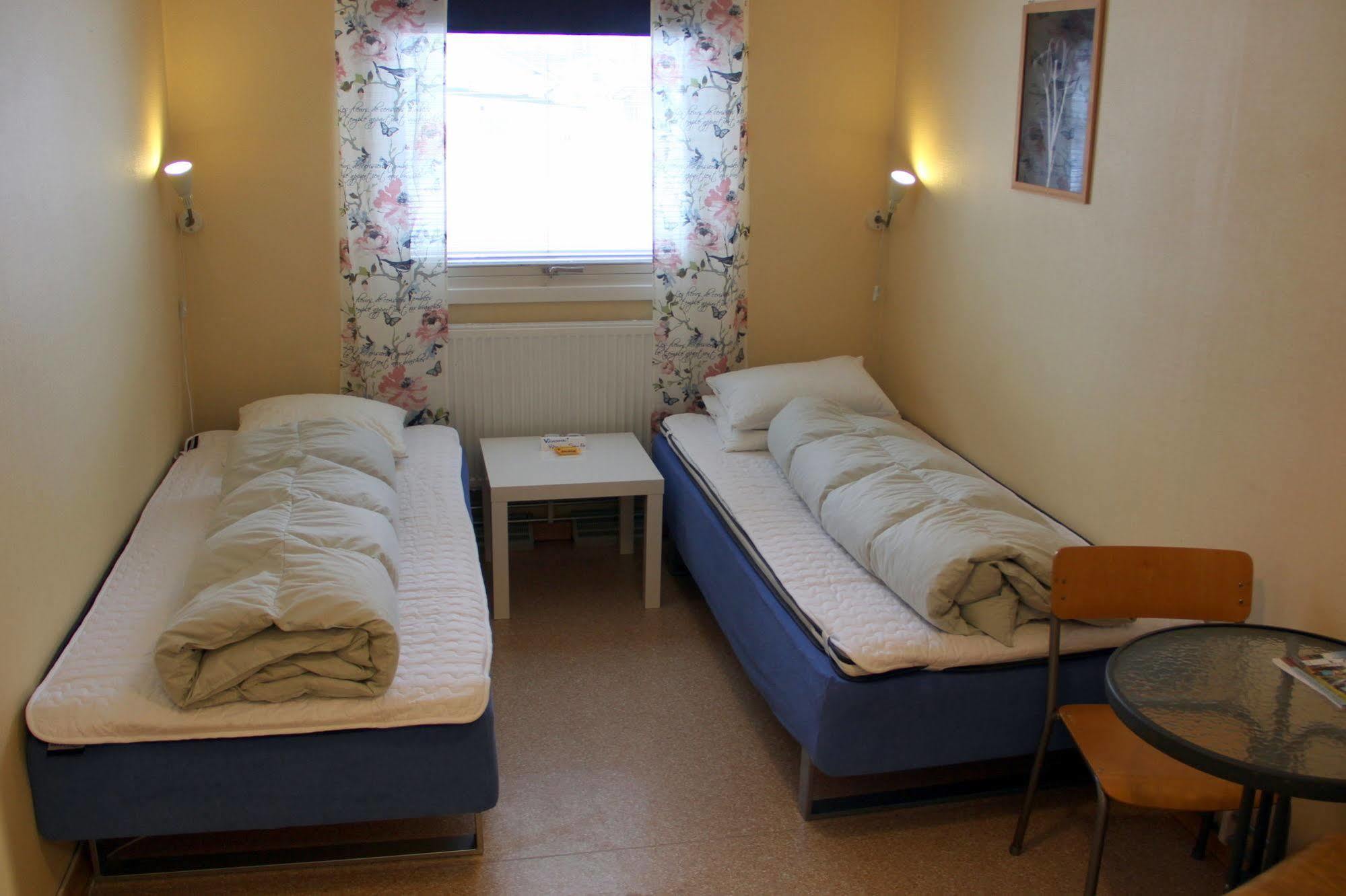 Haellefors Vandrarhem-Hostel & Kanotcenter Экстерьер фото